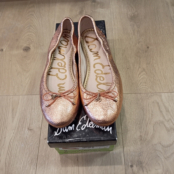 Sam Edelman Women's Shimmering Pink Loafers Size 6 NWT - Picture 1 of 4